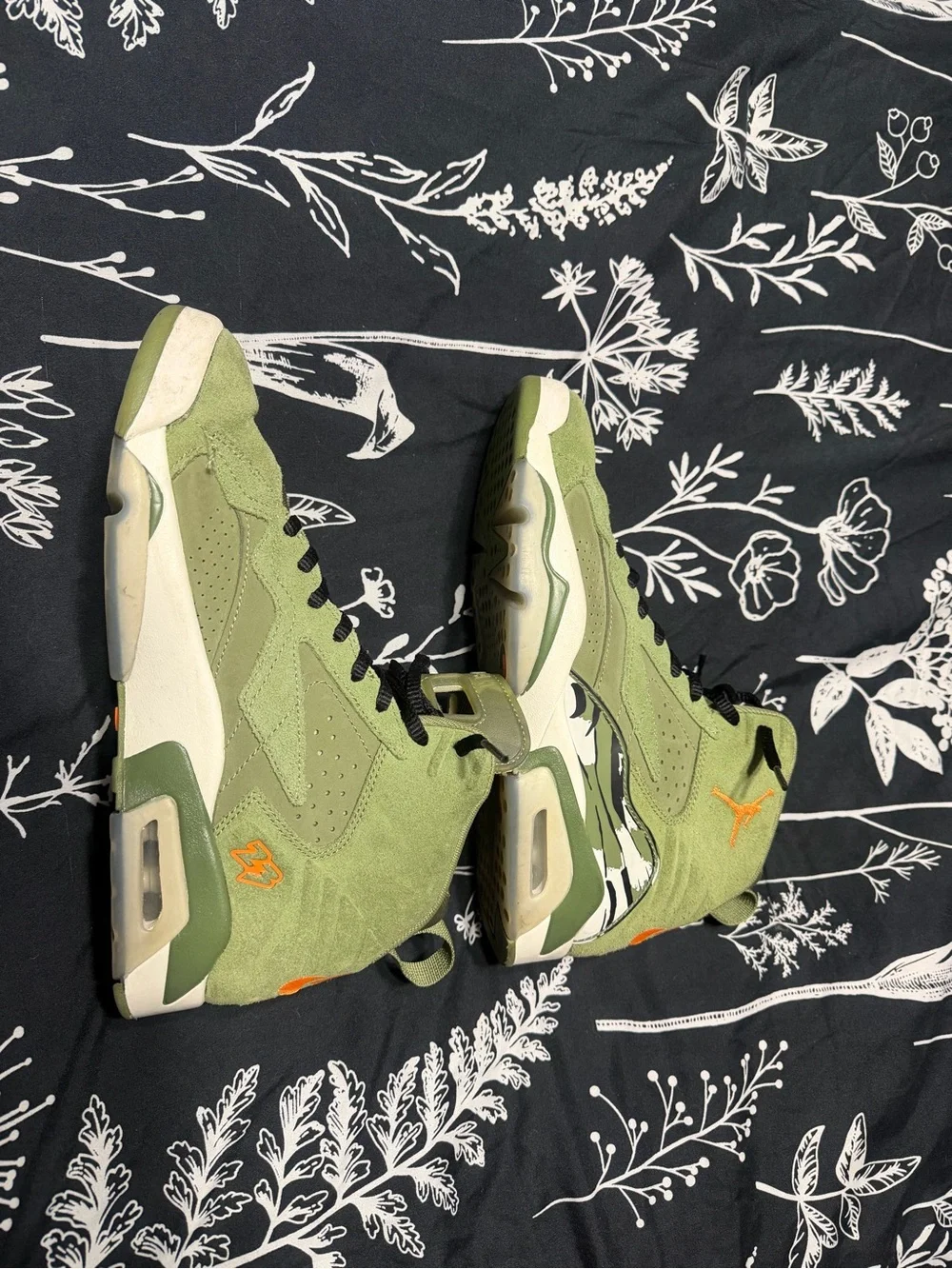 Jordan sky j olive suede
